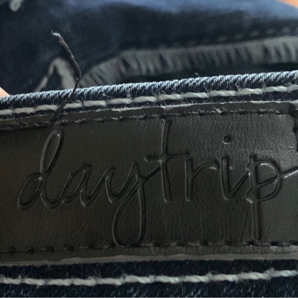 ❤️SALE❤️ VELA DAYTRIP DARK WASH JEANS /JEGGINGS SIZE 27L - Picture 5 of 9